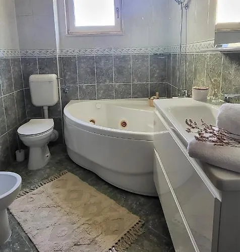 Sun With Sea View And Shared Pool شقة *