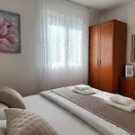Sun With Sea View And Shared Pool Apartment *