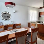 Sun With Sea View And Shared Pool Split